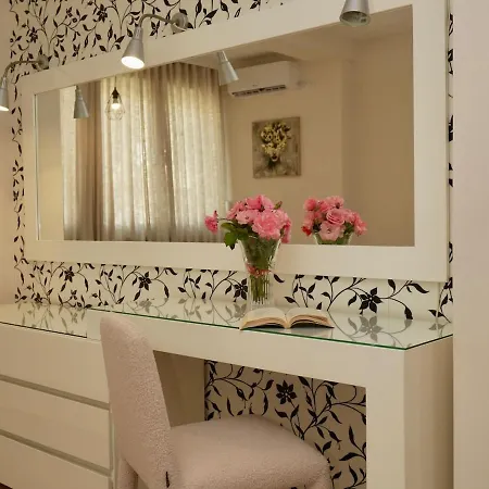Modern 2-bedroom In Komuna E Parisit