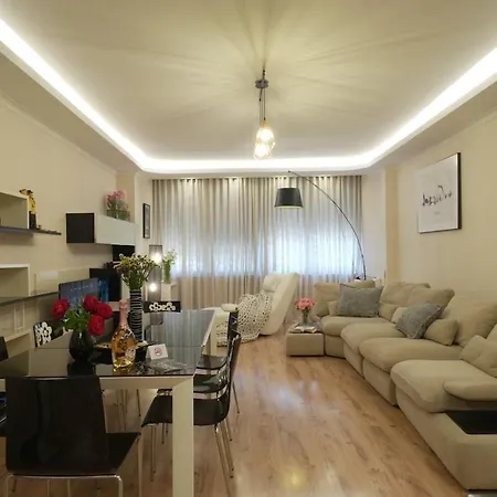 Apartment Modern 2-bedroom In Komuna E Parisit
