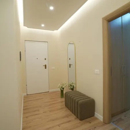 Apartment Modern 2-bedroom In Komuna E Parisit *