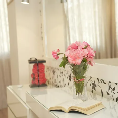 Modern 2-bedroom In Komuna E Parisit Apartment Tirana